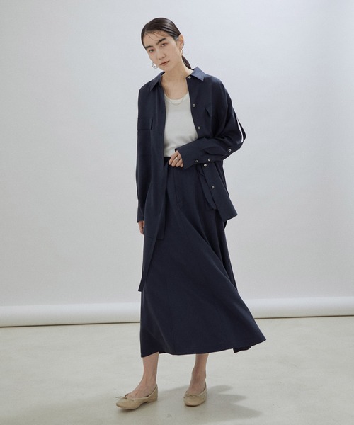 SALON adam et rope'(サロン アダム エ ロペ)の「【セットアップ対応・サステナブル】【洗える】リヨセルツイルオーバーシャツ(シャツ/ブラウス・レディース・ネイビー/ブルー系その他4・FREE)」の9枚目の写真