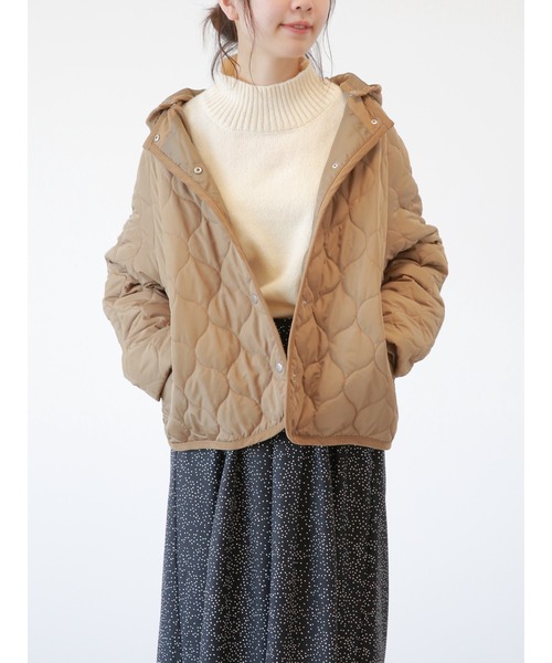 Samansa Mos2 blue（サマンサモスモスブルー）の「フード取外し2WAYキルトジャケット（その他アウター・レディース・ブラック/ベージュ/キナリ・ﾌﾘ-）」の3枚目の写真