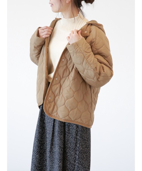 Samansa Mos2 blue（サマンサモスモスブルー）の「フード取外し2WAYキルトジャケット（その他アウター・レディース・ブラック/ベージュ/キナリ・ﾌﾘ-）」の21枚目の写真