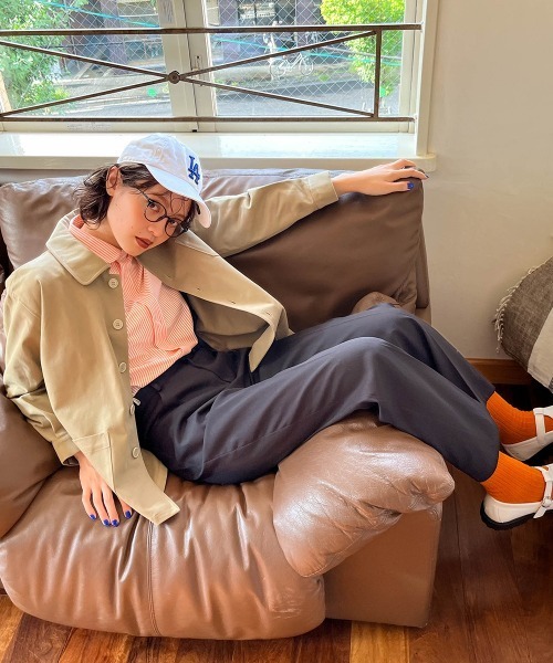 Le temps riche（ルタンリッシュ）の「センタープレスセミフレアパンツ＜Le temps riche＞（スラックス・レディース・サンドベージュ/ブラック・S/M/L/LL）」の7枚目の写真