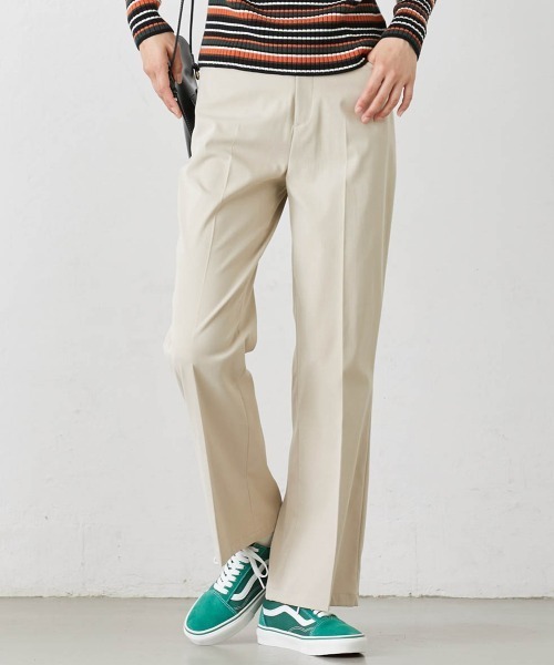 Le temps riche（ルタンリッシュ）の「センタープレスセミフレアパンツ＜Le temps riche＞（スラックス・レディース・サンドベージュ/ブラック・S/M/L/LL）」の8枚目の写真