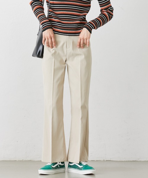 Le temps riche（ルタンリッシュ）の「センタープレスセミフレアパンツ＜Le temps riche＞（スラックス・レディース・サンドベージュ/ブラック・S/M/L/LL）」の9枚目の写真