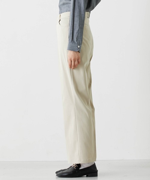 Le temps riche（ルタンリッシュ）の「センタープレスセミフレアパンツ＜Le temps riche＞（スラックス・レディース・サンドベージュ/ブラック・S/M/L/LL）」の15枚目の写真