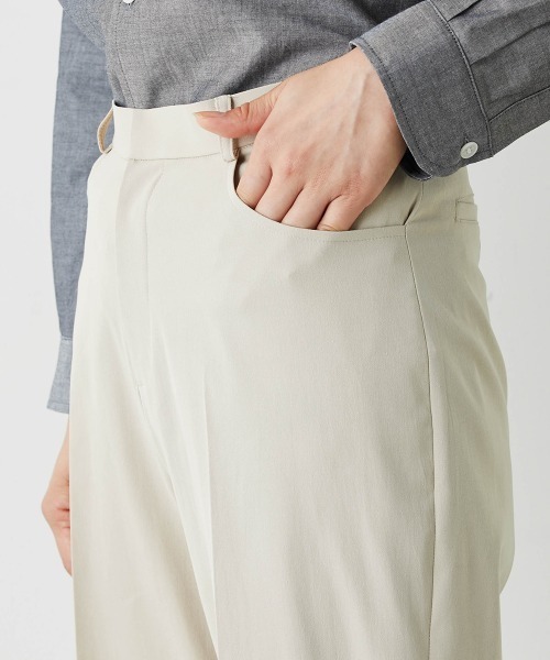 Le temps riche（ルタンリッシュ）の「センタープレスセミフレアパンツ＜Le temps riche＞（スラックス・レディース・サンドベージュ/ブラック・S/M/L/LL）」の17枚目の写真