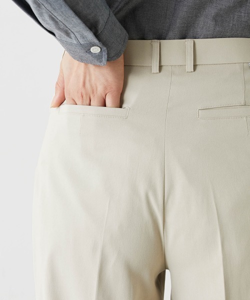 Le temps riche（ルタンリッシュ）の「センタープレスセミフレアパンツ＜Le temps riche＞（スラックス・レディース・サンドベージュ/ブラック・S/M/L/LL）」の18枚目の写真