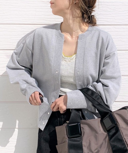 Q(キュー)の「裏毛Vネックショートカーデ(カーディガン/ボレロ・レディース・ライトグレー/ネイビー/ラベンダー・MEDIUM)」の2枚目の写真