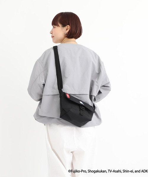 Manhattan Portage(マンハッタンポーテージ)の「Manhattan Portage/マンハッタンポーテージ ショルダーバック "ドラえもん" MESSENGER BAG FLAP ZIPPER POCKET DORAEMON 25 MP1603FZPDORA25(メッセンジャーバッグ・メンズ・ブラック×レッド・FREE)」の12枚目の写真