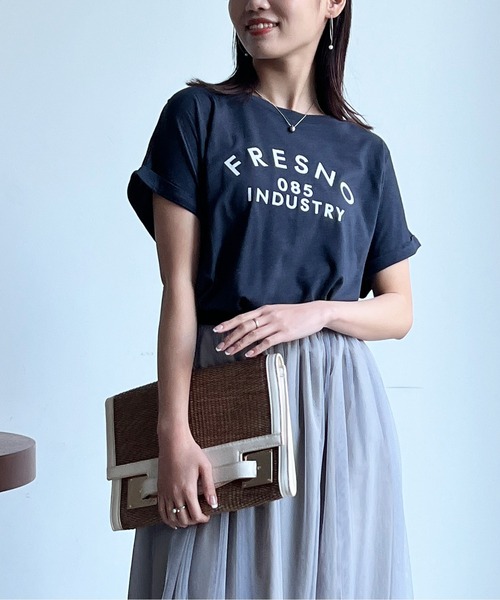 Chez toi(シェトワ)の「BACK布帛ロゴプルオーバー(Tシャツ/カットソー・レディース・カーキ/オフホワイト/チャコールグレー・FREE)」の2枚目の写真