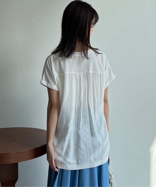 Chez toi(シェトワ)の「BACK布帛ロゴプルオーバー(Tシャツ/カットソー・レディース・カーキ/オフホワイト/チャコールグレー・FREE)」の8枚目の写真