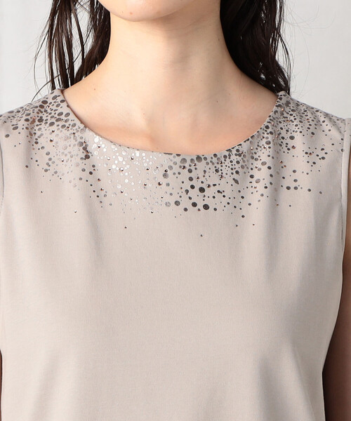 Comme　Ca　Mature（コムサマチュア）の「スパンコール付き　タンクトップ（タンクトップ・レディース・ブラック/グレイッシュベージュ/オフホワイト・MEDIUM/LARGE）」の12枚目の写真