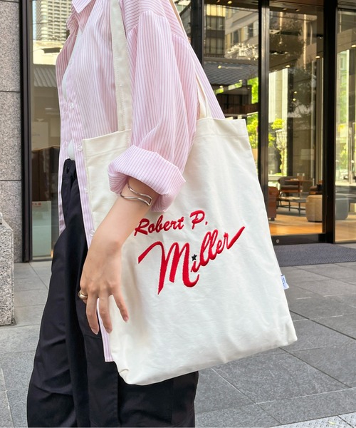 【新season】マル二 ロゴ刺繍 エンブロイダリートートバッグ 予約】ブランドロゴ刺繍スクエアトートバッグ｜ファッション通販