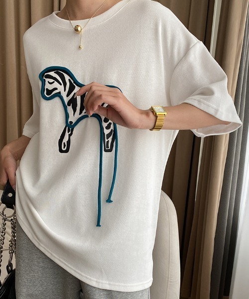 deux amour(ドゥーザムール)の「シマウマモチーフTシャツ(Tシャツ/カットソー・レディース・ホワイト/グレー/ブラック・FREE)」の19枚目の写真