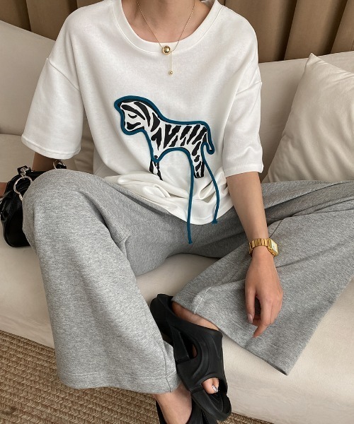 deux amour(ドゥーザムール)の「シマウマモチーフTシャツ(Tシャツ/カットソー・レディース・ホワイト/グレー/ブラック・FREE)」の14枚目の写真