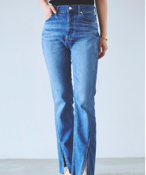 anuans（アニュアンス）の「カーブシームセミフレアデニムパンツ 