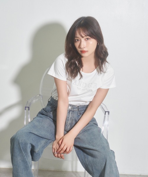 ANDGEEBEE(アンジービー)の「ラインストーンロゴT(Tシャツ/カットソー・レディース・ホワイト/ブラック・MEDIUM)」の3枚目の写真