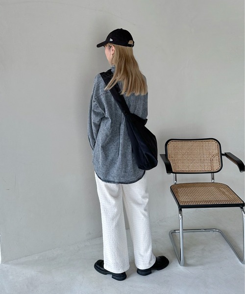 feepur(フェピュール)の「デニムBIGシャツ(シャツ/ブラウス・レディース・ブラック/ブルー/ネイビー・MEDIUM)」の11枚目の写真