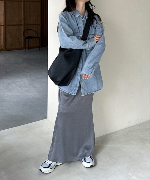 feepur(フェピュール)の「デニムBIGシャツ(シャツ/ブラウス・レディース・ブラック/ブルー/ネイビー・MEDIUM)」の15枚目の写真