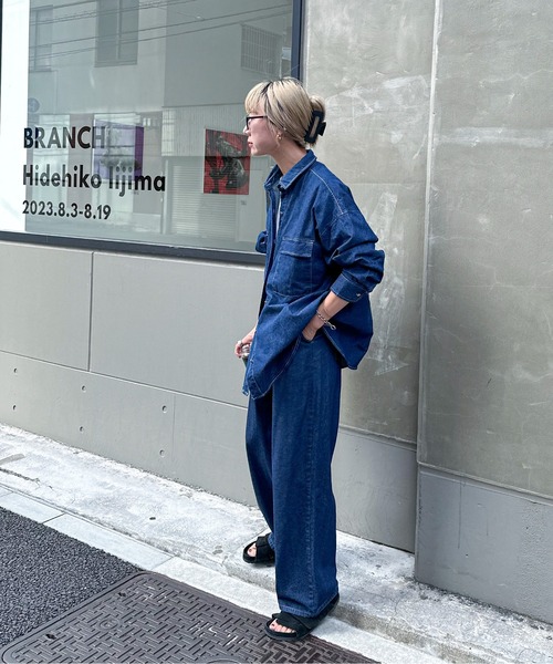 feepur(フェピュール)の「デニムBIGシャツ(シャツ/ブラウス・レディース・ブラック/ブルー/ネイビー・MEDIUM)」の19枚目の写真