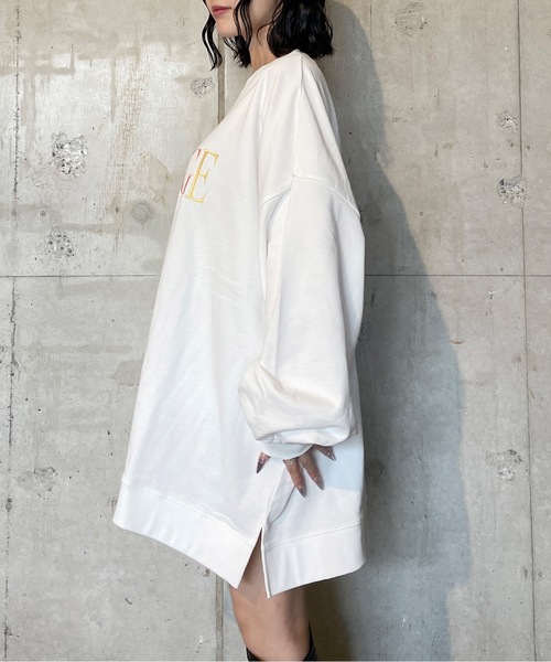 one way(ワンウェイ)の「カレッジ刺繍ロゴルーズトレーナー(スウェット・レディース・ブラック/ホワイト/グレー/ブルー/グリーン・FREE)」の20枚目の写真