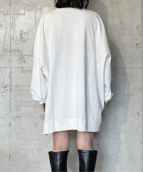 one way(ワンウェイ)の「カレッジ刺繍ロゴルーズトレーナー(スウェット・レディース・ブラック/ホワイト/グレー/ブルー/グリーン・FREE)」の21枚目の写真