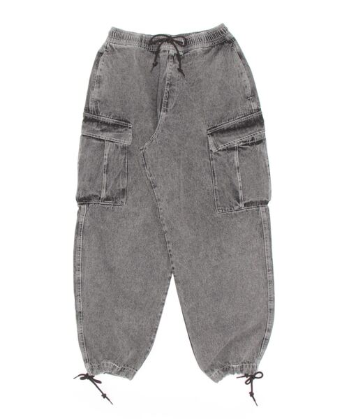 THISIS(ディスイズ)の「12oz デニム イージーカーゴパンツ(カーゴパンツ・メンズ・ケミカルウォッシュ/インディゴブルー/ブラック/ブラック系その他/ブルー・MEDIUM/LARGE/X-LARGE)」の8枚目の写真