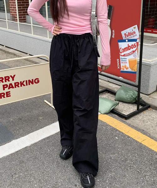 cream creme(クリームクレーム)の「ナイロン カーゴパンツ(カーゴパンツ・レディース・ホワイト/ブラック・FREE)」の3枚目の写真