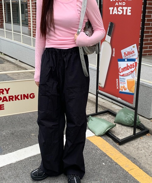 cream creme(クリームクレーム)の「ナイロン カーゴパンツ(カーゴパンツ・レディース・ホワイト/ブラック・FREE)」の6枚目の写真