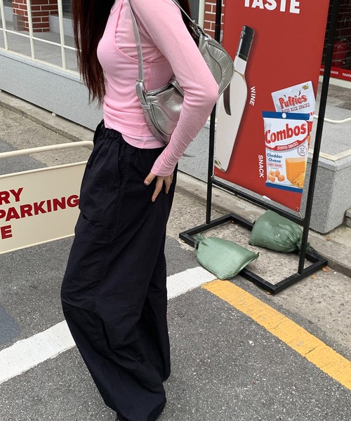 cream creme(クリームクレーム)の「ナイロン カーゴパンツ(カーゴパンツ・レディース・ホワイト/ブラック・FREE)」の7枚目の写真