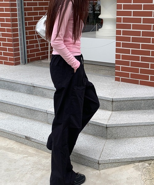 cream creme(クリームクレーム)の「ナイロン カーゴパンツ(カーゴパンツ・レディース・ホワイト/ブラック・FREE)」の14枚目の写真