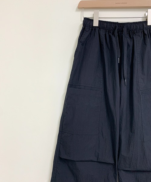 cream creme(クリームクレーム)の「ナイロン カーゴパンツ(カーゴパンツ・レディース・ホワイト/ブラック・FREE)」の17枚目の写真