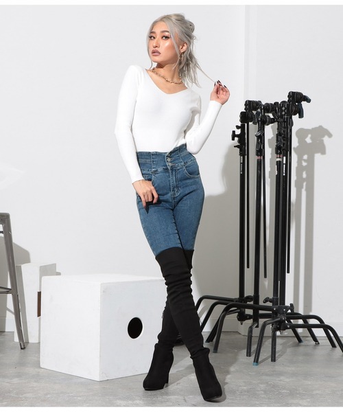 LATINA(ラティーナ)の「両Vネックソフトフィットニットトップス(Tシャツ/カットソー・レディース・グレー/ブラック/オフホワイト・FREE)」の17枚目の写真