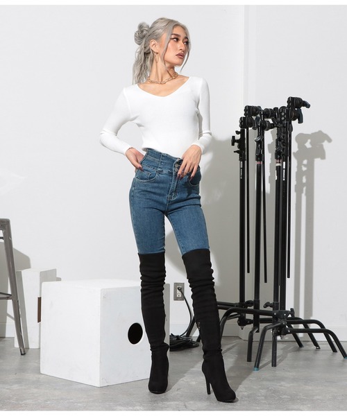 LATINA(ラティーナ)の「両Vネックソフトフィットニットトップス(Tシャツ/カットソー・レディース・グレー/ブラック/オフホワイト・FREE)」の18枚目の写真