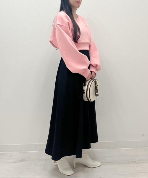AnnMiru（アンミル）の「AMロゴクロップドスウェット