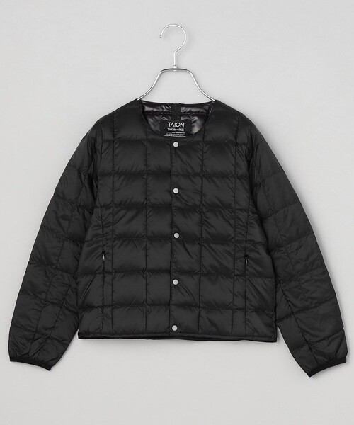 FREAK'S STORE（フリークスストア）の「限定展開 TAION/タイオン KIDS TAION JACKET / キッズ ベーシック クルーネックボタン インナーダウンジャケット / TAION-K104（ダウンジャケット/コート・キッズ・オリーブ/ベージュ/ブラック/ネイビー・140/120/110/130）」の2枚目の写真