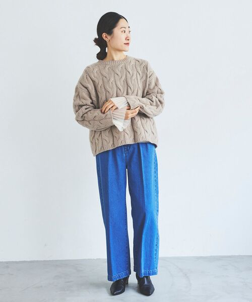 le.coeur blanc(ルクールブラン)の「プリーツカフスクルーネックプルオーバー(Tシャツ/カットソー・レディース・アイボリー/グレー・38)」の4枚目の写真