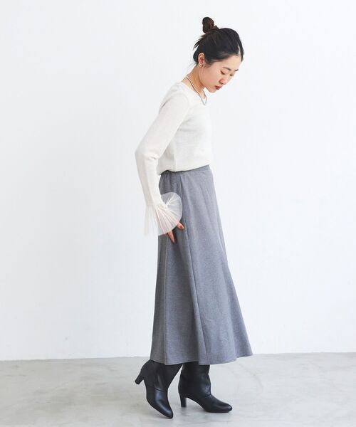 le.coeur blanc(ルクールブラン)の「プリーツカフスクルーネックプルオーバー(Tシャツ/カットソー・レディース・アイボリー/グレー・38)」の12枚目の写真