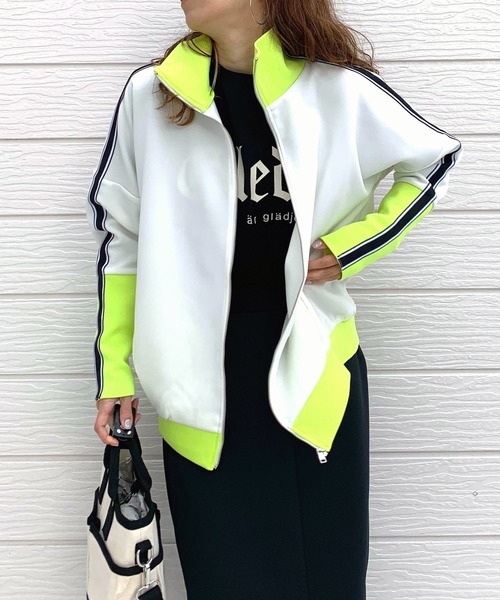 Q(キュー)の「配色トラックジャケット(ジャージ・レディース・ブラック/ホワイト・MEDIUM)」の7枚目の写真