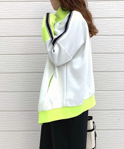 Q(キュー)の「配色トラックジャケット(ジャージ・レディース・ブラック/ホワイト・MEDIUM)」の9枚目の写真