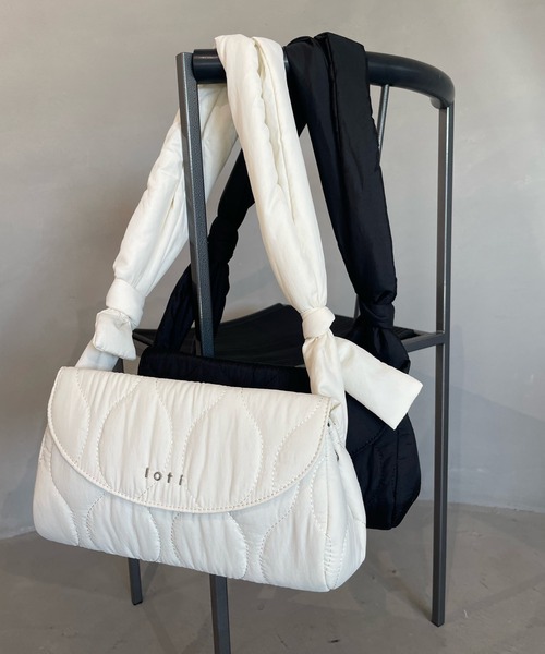 loti（ロティ）の「loti キルティング2WAYショルダー（ショルダーバッグ・レディース・ブラック/オフホワイト・ONE SIZE）」の3枚目の写真