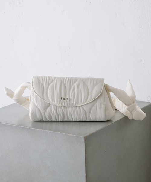 loti（ロティ）の「loti キルティング2WAYショルダー（ショルダーバッグ・レディース・ブラック/オフホワイト・ONE SIZE）」の19枚目の写真