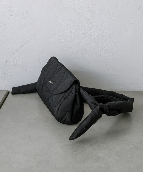 loti（ロティ）の「loti キルティング2WAYショルダー（ショルダーバッグ・レディース・ブラック/オフホワイト・ONE SIZE）」の4枚目の写真