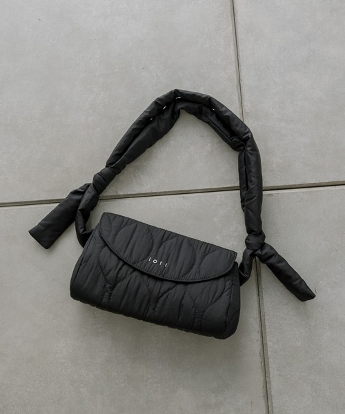 loti（ロティ）の「loti キルティング2WAYショルダー（ショルダーバッグ・レディース・ブラック/オフホワイト・ONE SIZE）」の22枚目の写真