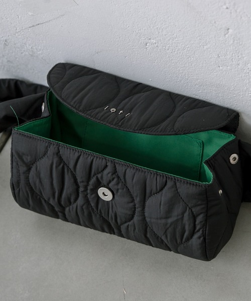 loti（ロティ）の「loti キルティング2WAYショルダー（ショルダーバッグ・レディース・ブラック/オフホワイト・ONE SIZE）」の15枚目の写真