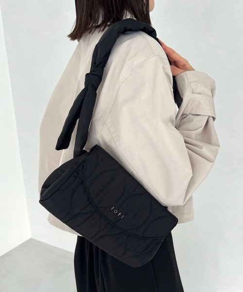 loti（ロティ）の「loti キルティング2WAYショルダー（ショルダーバッグ・レディース・ブラック/オフホワイト・ONE SIZE）」の18枚目の写真