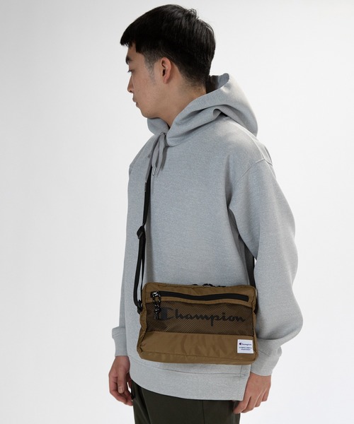 Champion(チャンピオン)の「Champion/チャンピオン ワイオミング ショルダーバッグ No.17512(ショルダーバッグ・メンズ・ブルー/ブラック/ベージュ・FREE)」の1枚目の写真
