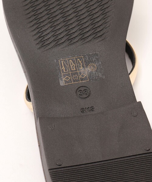 NICOLAS LAINAS（ニコラスライナス）の「【NICOLAS LAINAS/ニコラス ライナス】ゴールドフィンガーフックサンダル（サンダル・レディース・ゴールド/ブラック系その他3・38/37/36）」の18枚目の写真