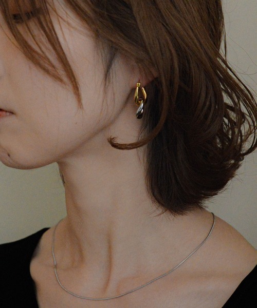 styiro(スタイロ)の「ニッケルフリー ゴールド×シルバー チェーンメタルピアス(ピアス(両耳用)・レディース・シルバー×ゴールド・FREE)」の5枚目の写真