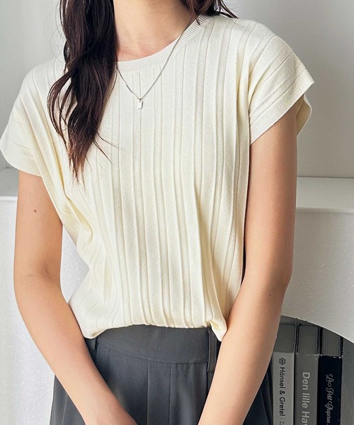 GeeRA（ジーラ）の「プリーツ編フレンチスリーブリブニットトップス（ニット/セーター・レディース・ブラック/アイボリー/ライトブルー/モカ/ネイビー/チャコールグレー/ライトグレー/レッド/ブラウン・SMALL/MEDIUM/LARGE/X-LARGE）」の14枚目の写真