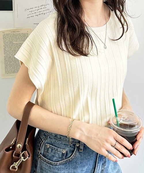 GeeRA（ジーラ）の「プリーツ編フレンチスリーブリブニットトップス（ニット/セーター・レディース・ブラック/アイボリー/ライトブルー/モカ/ネイビー/チャコールグレー/ライトグレー/レッド/ブラウン・SMALL/MEDIUM/LARGE/X-LARGE）」の13枚目の写真