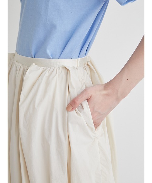 emmi（エミ）の「撥水ツイストバルーンスカート（スカート・レディース・ライトブルー/ホワイト/ブラック・1/0）」の10枚目の写真